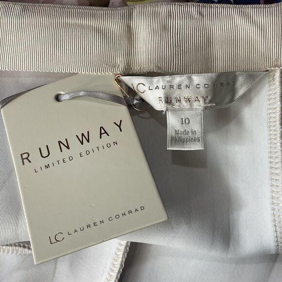 LC Lauren Conrad Runway SZ 10 Mini Skirt Floral Stretch Pleated Scuba Flared New - Picture 5 of 8